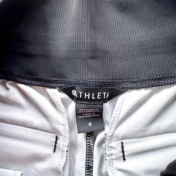 Athleta‎ Brooklyn Lumen Floral Print Shorts | Black/Grey Small - Picture 2 of 5